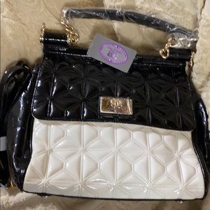 NWT Sharif quilted black and white purse 👜